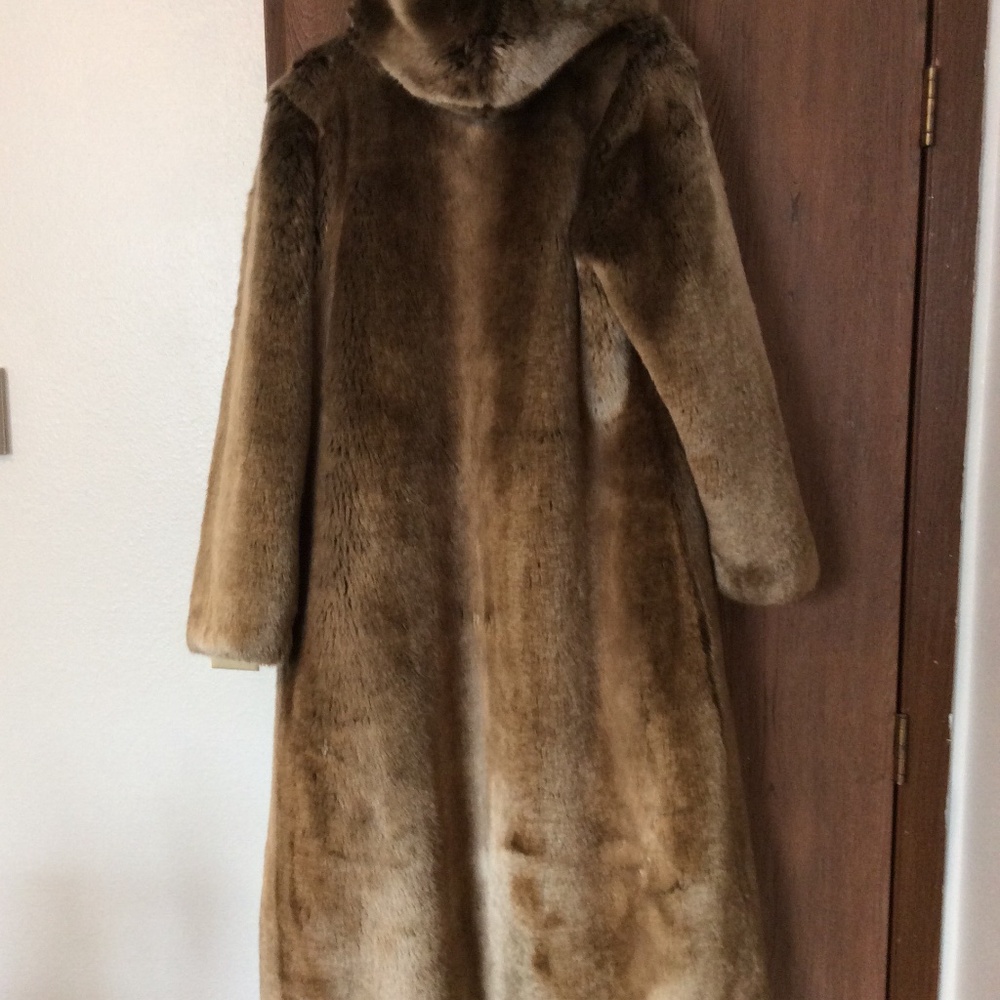 Fabulous Furs Couture long coat - Picture 2 of 4